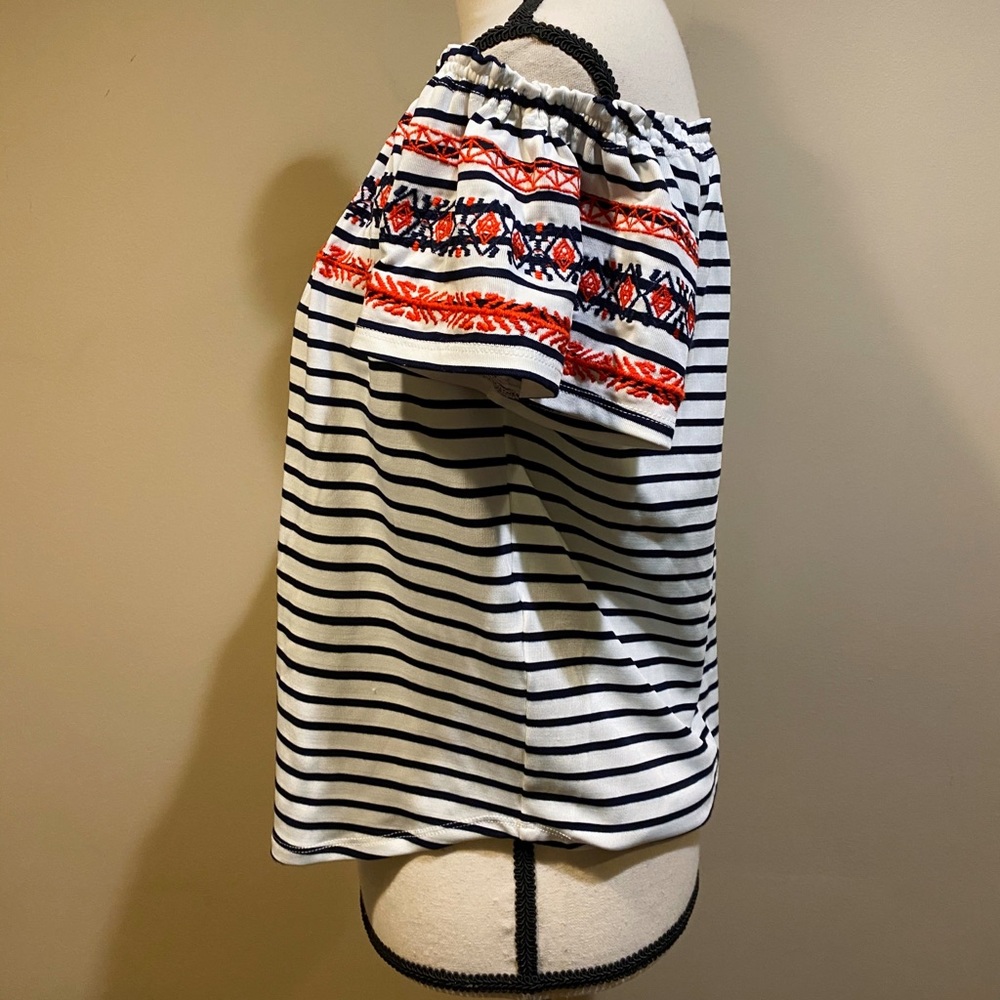 THML Mirah Off The Shoulder Embroidered Top - Picture 5 of 9